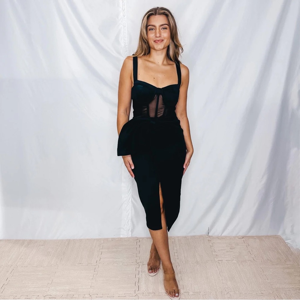 NWOT MABLE Stunning Black Dress